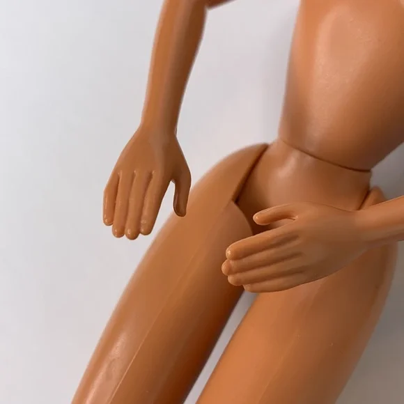 Barbie 1998 Mattel Generation Girl Ana Doll 20972 - Picture 11 of 16